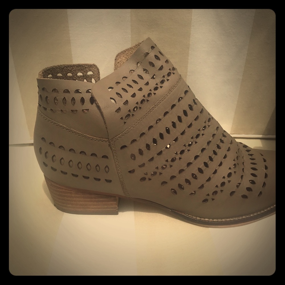 Seychelles olive green leather booties.